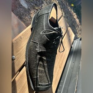 Men’s shoe black and grey is